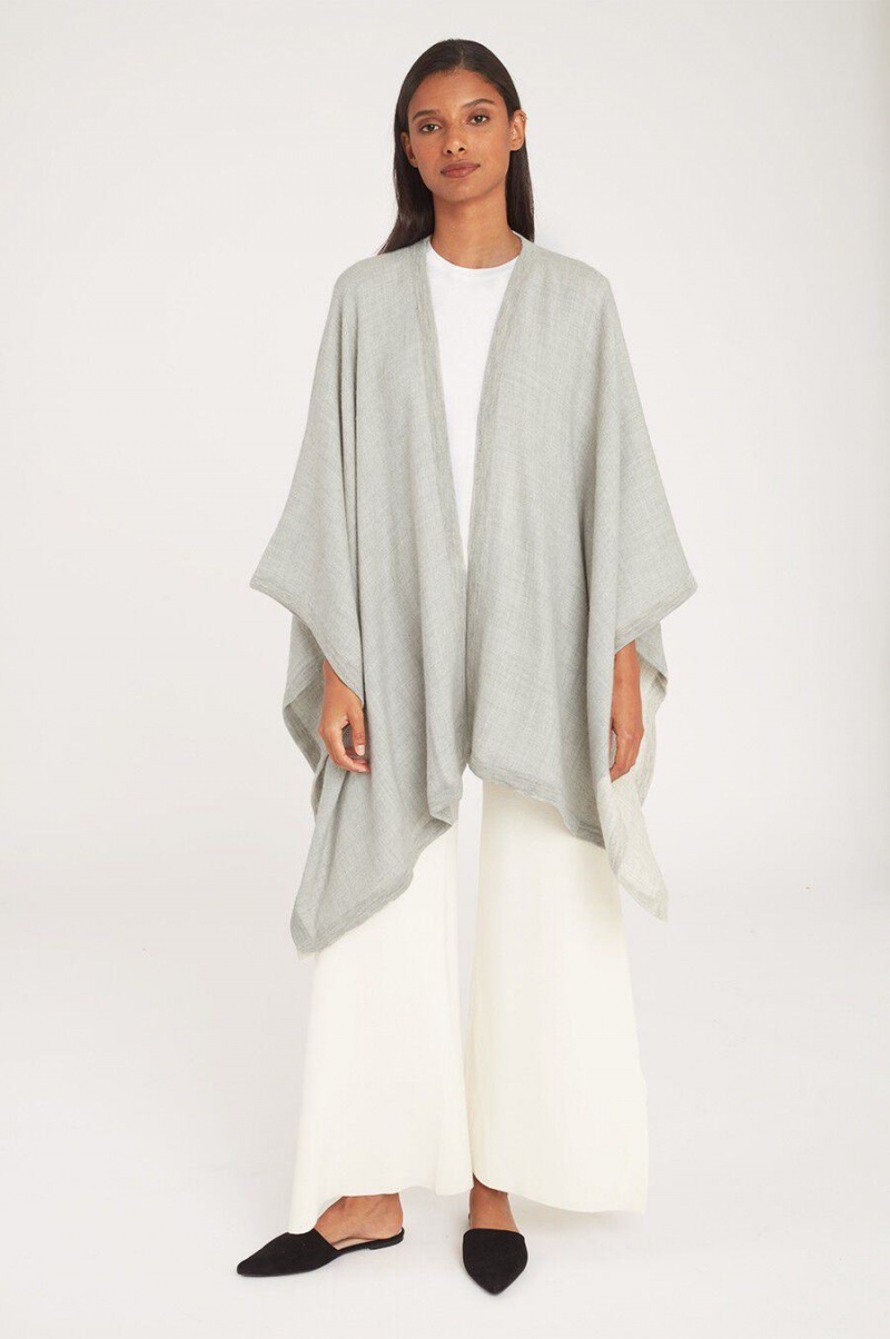 Truien Cuyana Baby Alpaca Square Edge Cape Mujer Gris Claro | TEN5054PK